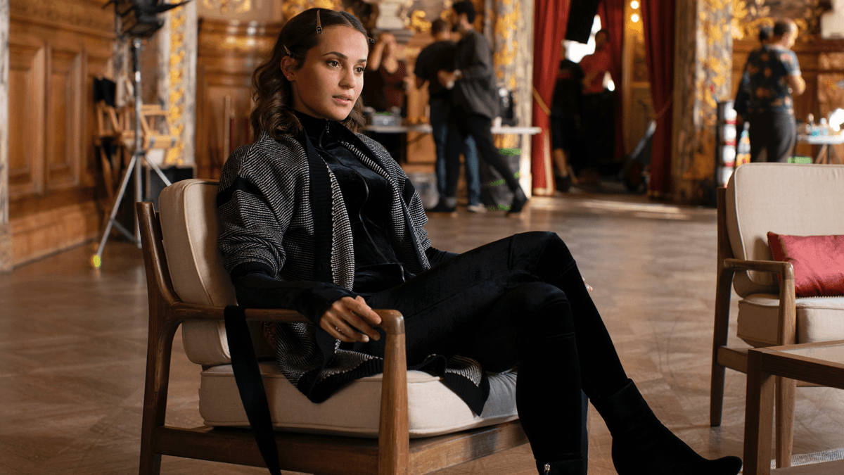 “Irma Vep”: HBO revela data de estreia de série estrelada por Alicia Vikander