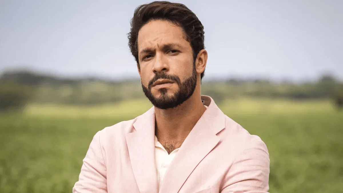 Rainer Cadete vive italiano vigarista em “Terra e Paixão”