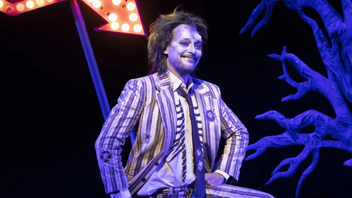 Eduardo Sterblitch é escolhido como Beetlejuice em adaptação brasileira do musical da Broadway; confira!