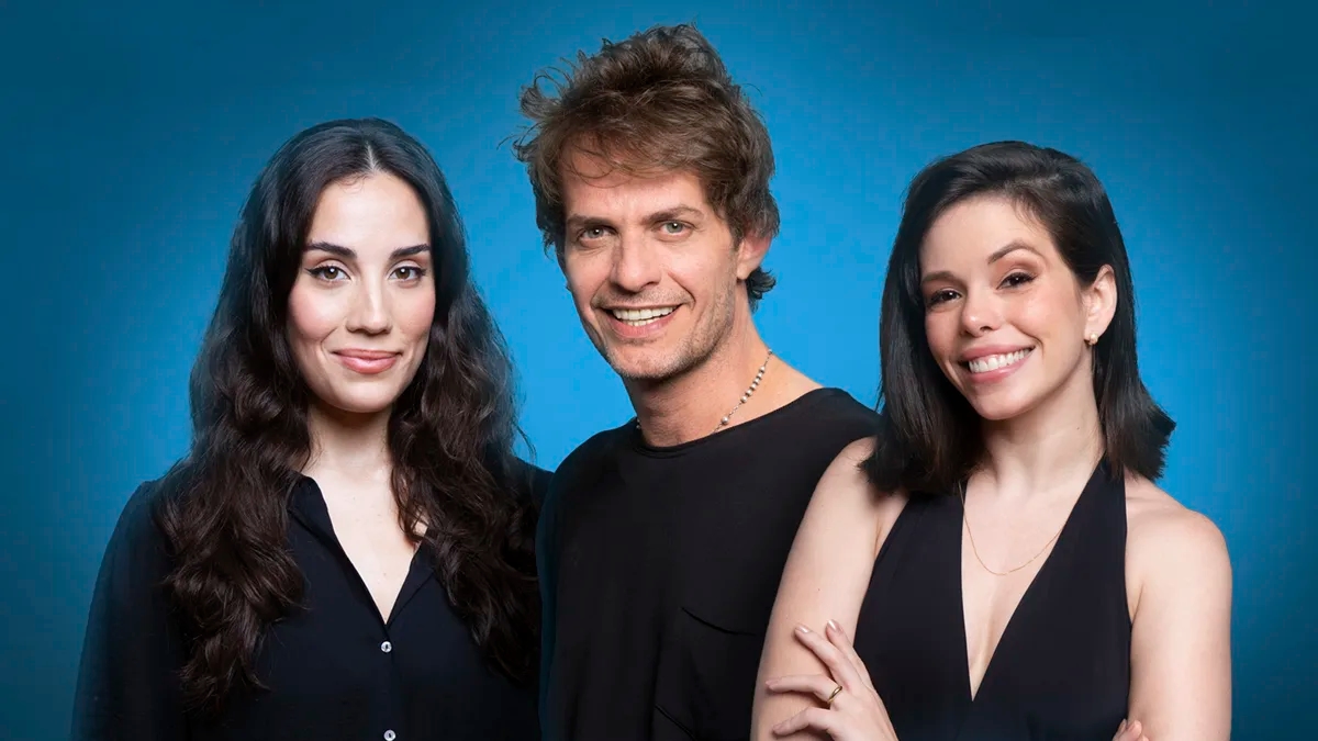 Cleto Baccic, Fabi Bang e Myra Ruiz dividem o palco em “Matilda – O Musical”