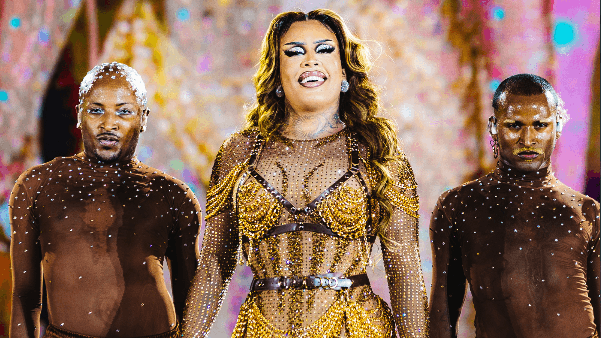 Gloria Groove faz megashow no Rock in Rio e agita plateia com hits de diferentes gêneros